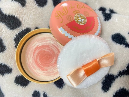 パフ・デ・チーク(フラワーハーモニー)/MAJOLICA MAJORCA/パウダーチークを使ったクチコミ(1枚目)