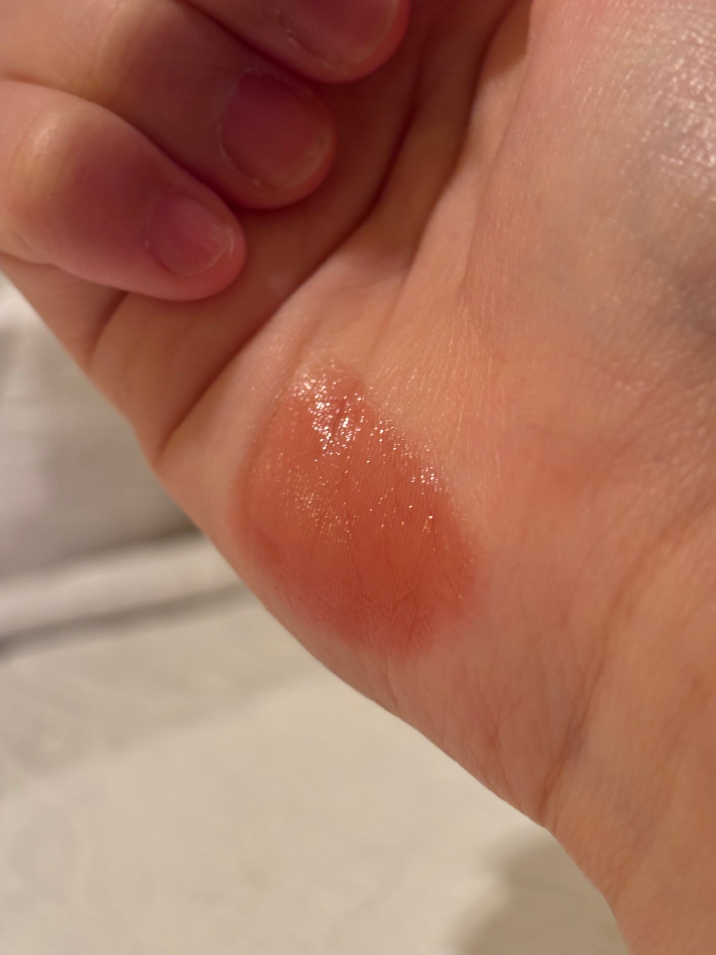 アンドバイロムアンド グラッシーボムティント/&nd by rom&nd/リップティントを使ったクチコミ(3枚目)