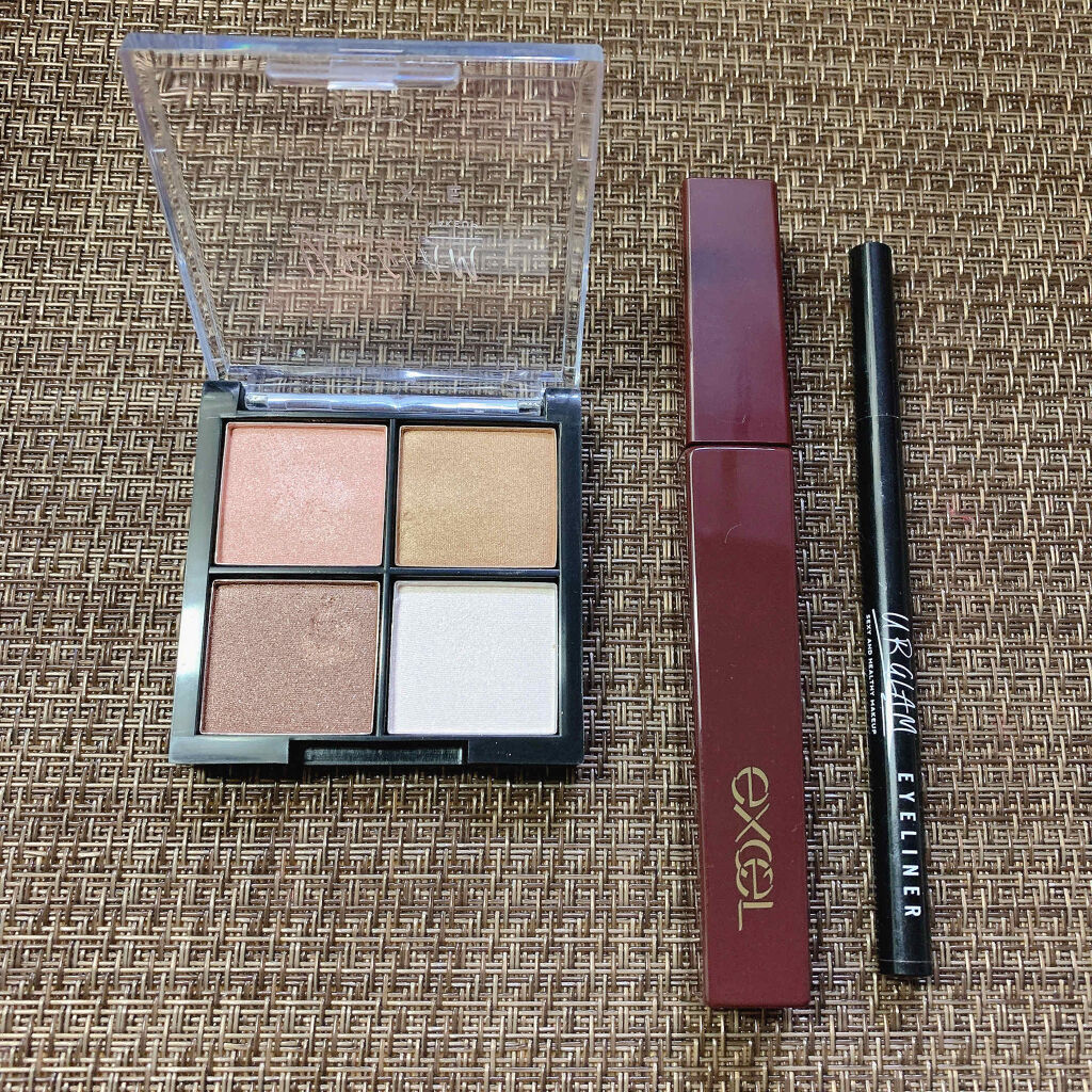 UR GLAM LUXE　4 COLORS EYESHADOW PALLET/U R GLAM/アイシャドウパレットを使ったクチコミ（2枚目）