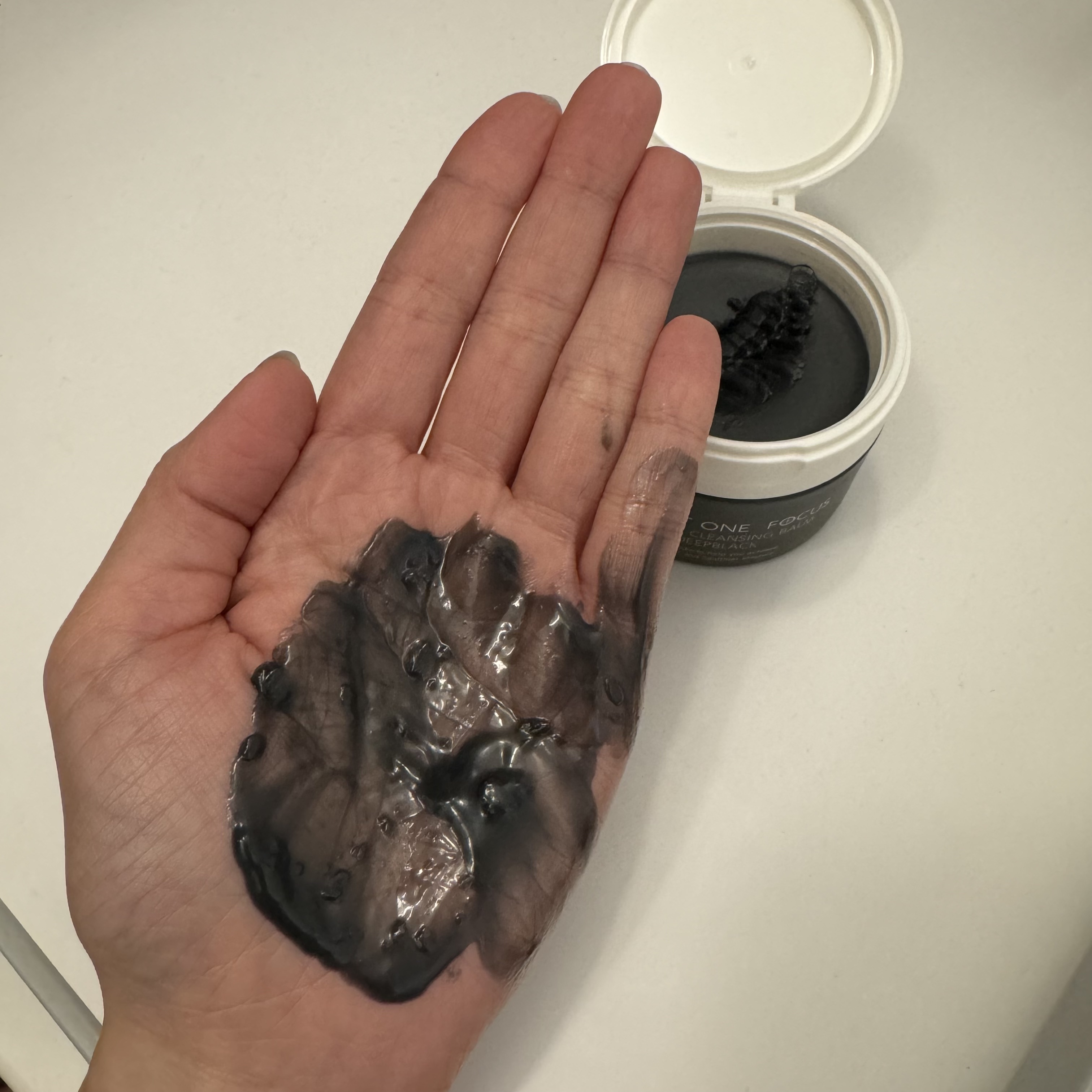 パーフェクトワンフォーカス スムースクレンジングバーム ディープブラック/PERFECT ONE  FOCUS/クレンジングバームを使ったクチコミ（3枚目）
