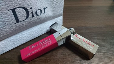 
初投稿は初めて店舗に足を運んで買ったデパコス♡
Dior Addict リップティント 761ナチュラルチェリー

・発色が良い
・香りが良い
・着け心地が軽くあまり気にならない

赤系リップが欲しく
