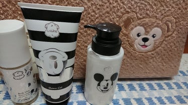 Laline×Disneyコラボ(全てチェリーブロッサム)

完全にパケ買い。ボディクリームは限定で通常あるソフレよりも軽くつけれてお気に入りです。Lalineの中でチェリーブロッサムが一番好きです♥