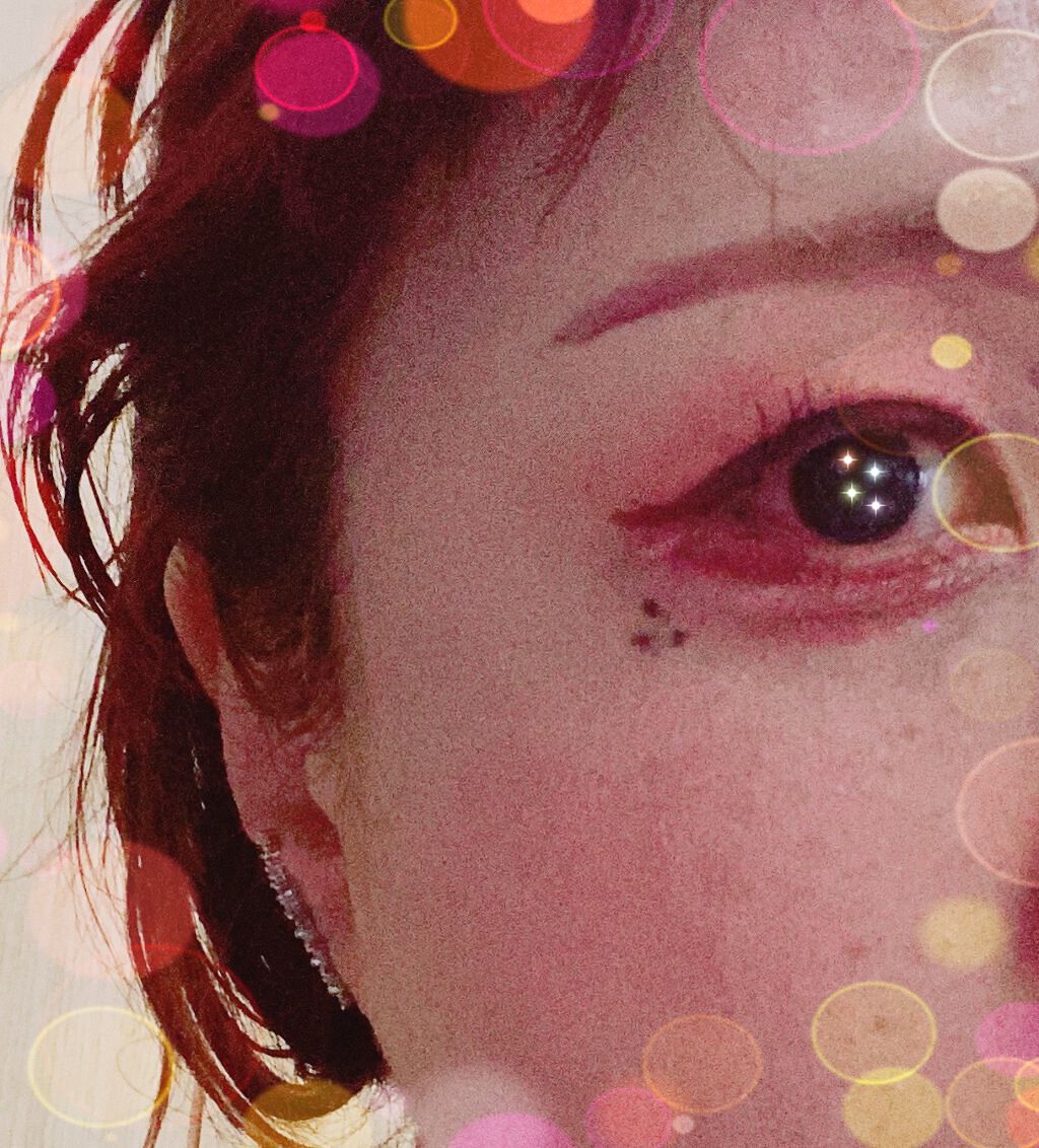 リサ・ラーソン♡クッションファンデマニア on LIPS 「本日は#お遊びメイク#メイクの練習#お試しメイクして✩.*˚遊..」(1枚目)