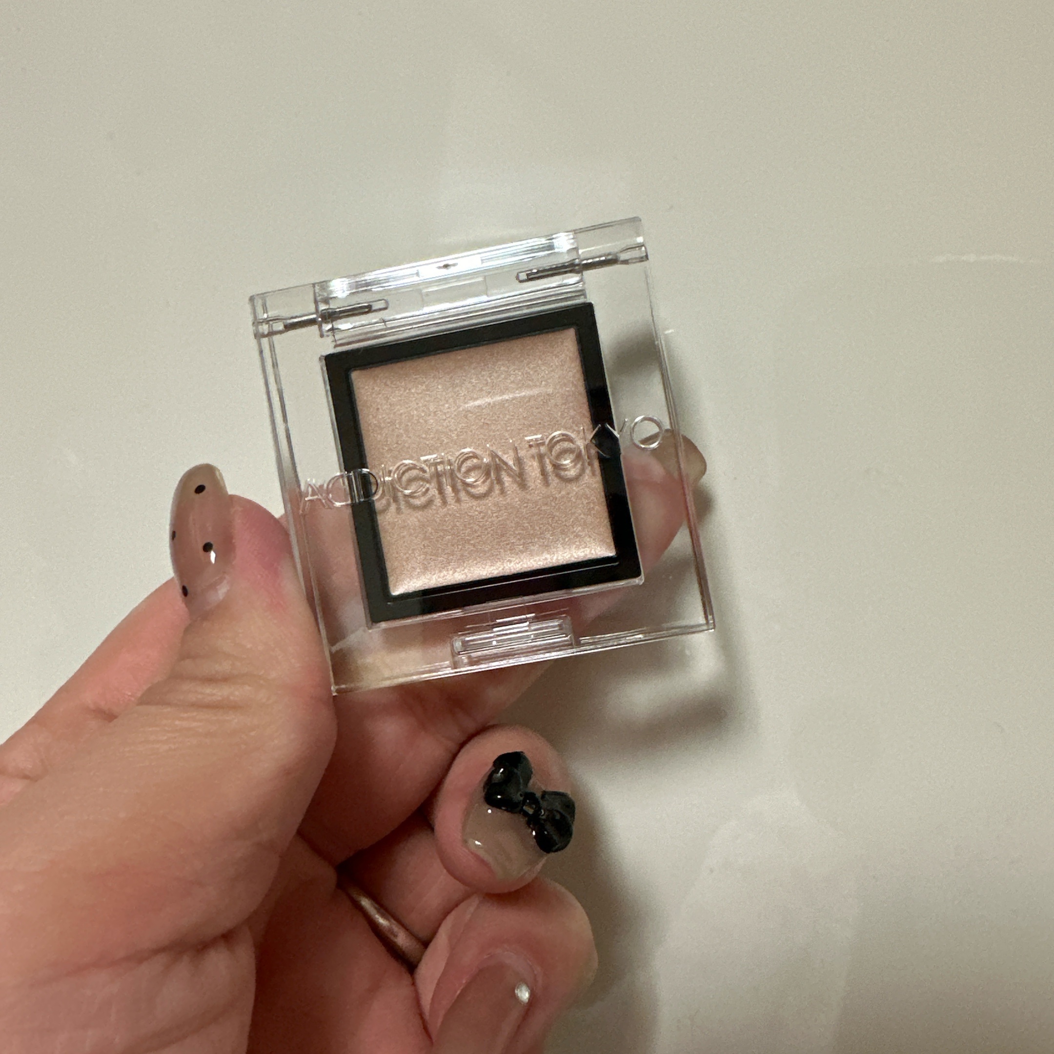 アディクション ザ アイシャドウ クリーム 011C Pearl River/ADDICTION/ジェル・クリームアイシャドウを使ったクチコミ（1枚目）