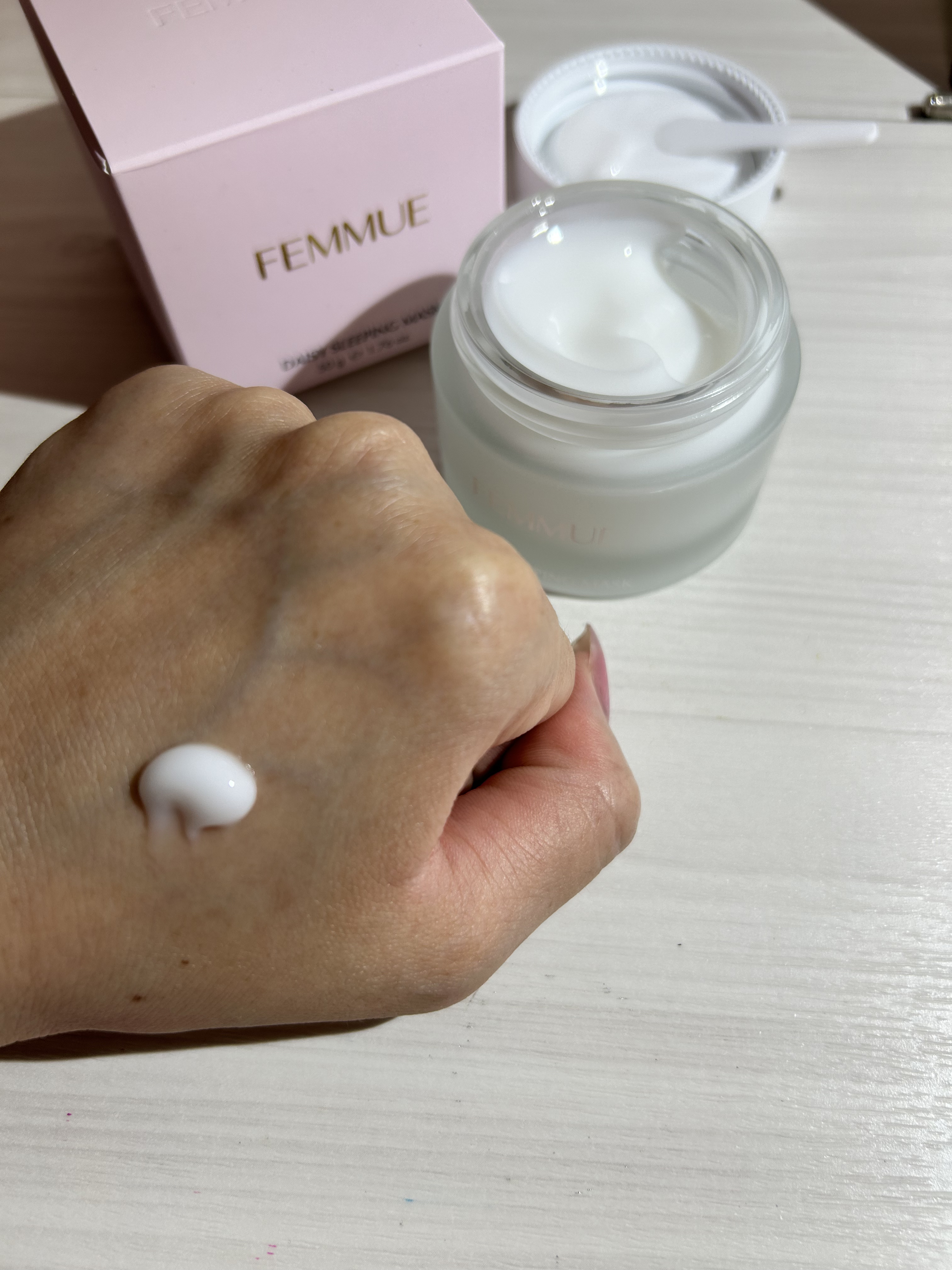 デイジーウォーター スリーピングマスク/FEMMUE/フェイスクリームを使ったクチコミ（3枚目）