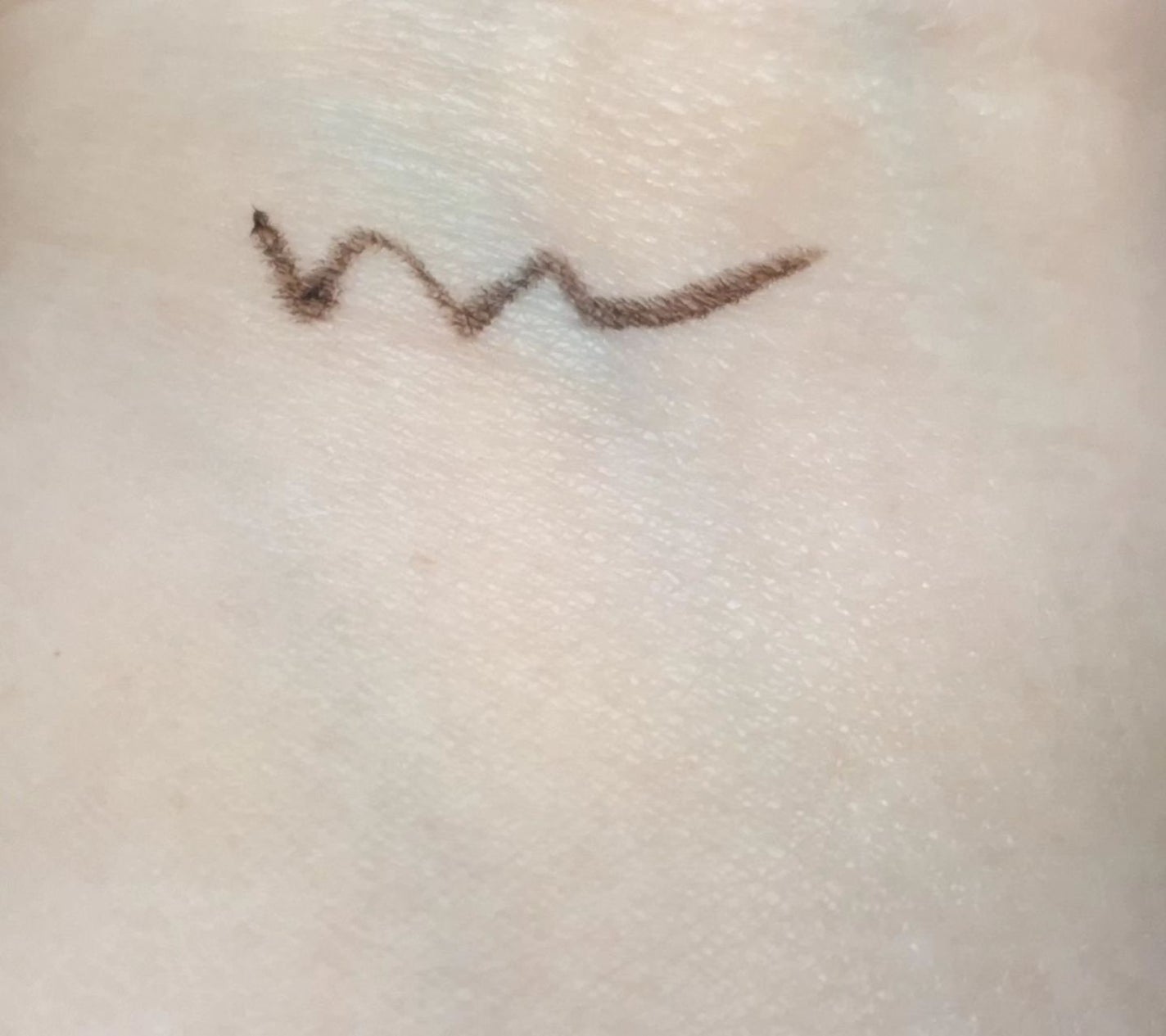 「密着アイライナー」極細クリームペンシル/デジャヴュ/ペンシルアイライナーを使ったクチコミ(3枚目)