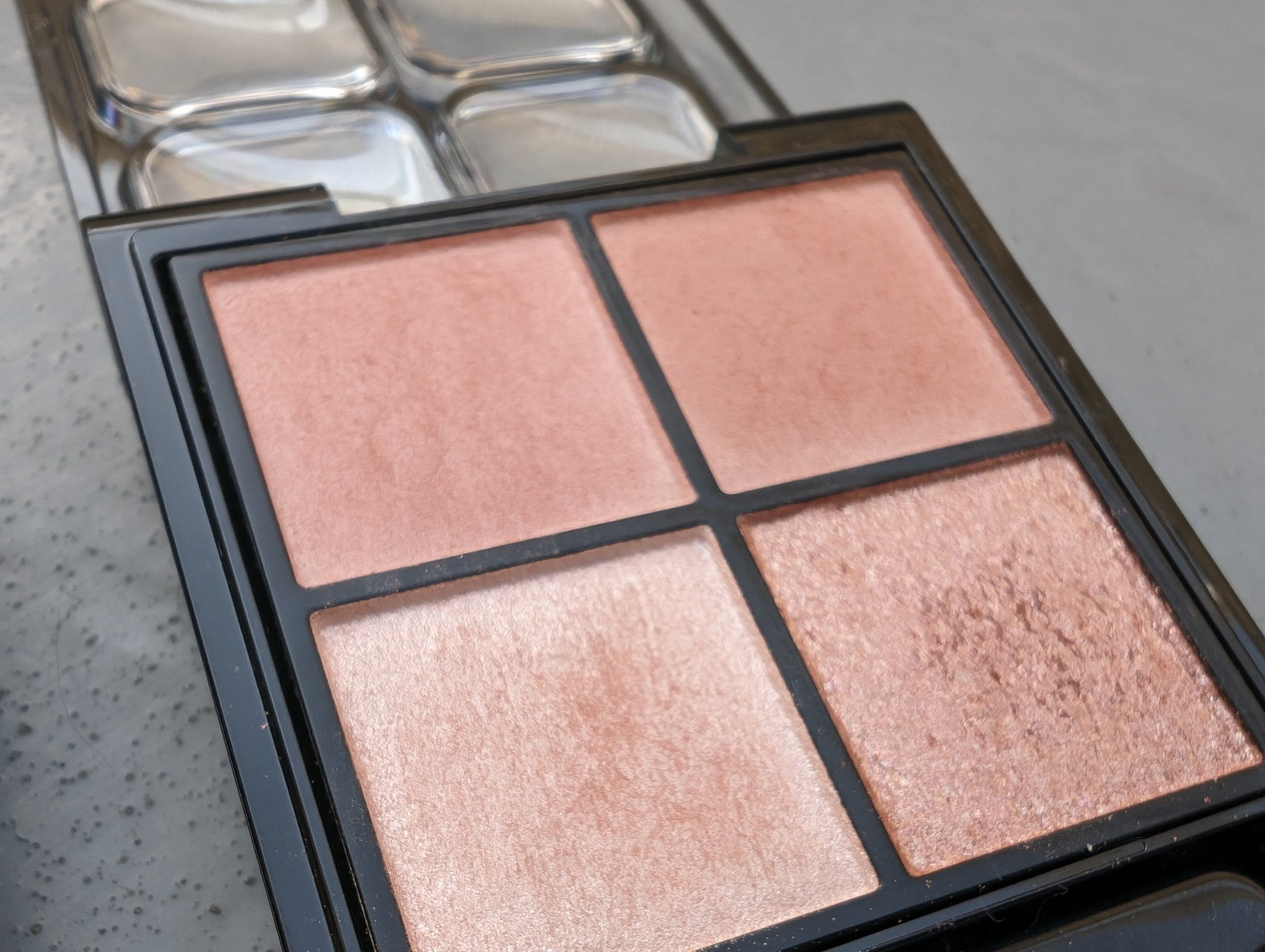 ケイト ポッピングシルエットシャドウ/KATE/アイシャドウパレットを使ったクチコミ（3枚目）