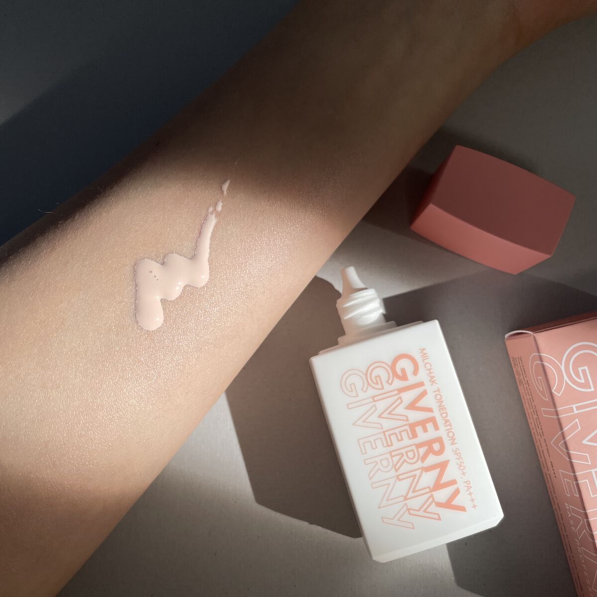 密着トーンデーション/GIVERNY/化粧下地を使ったクチコミ（2枚目）