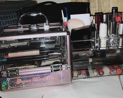女の子❤︎ on LIPS 「初投稿です!私のコスメ収納の一部です✨クリアケースでまとめてま..」(4枚目)