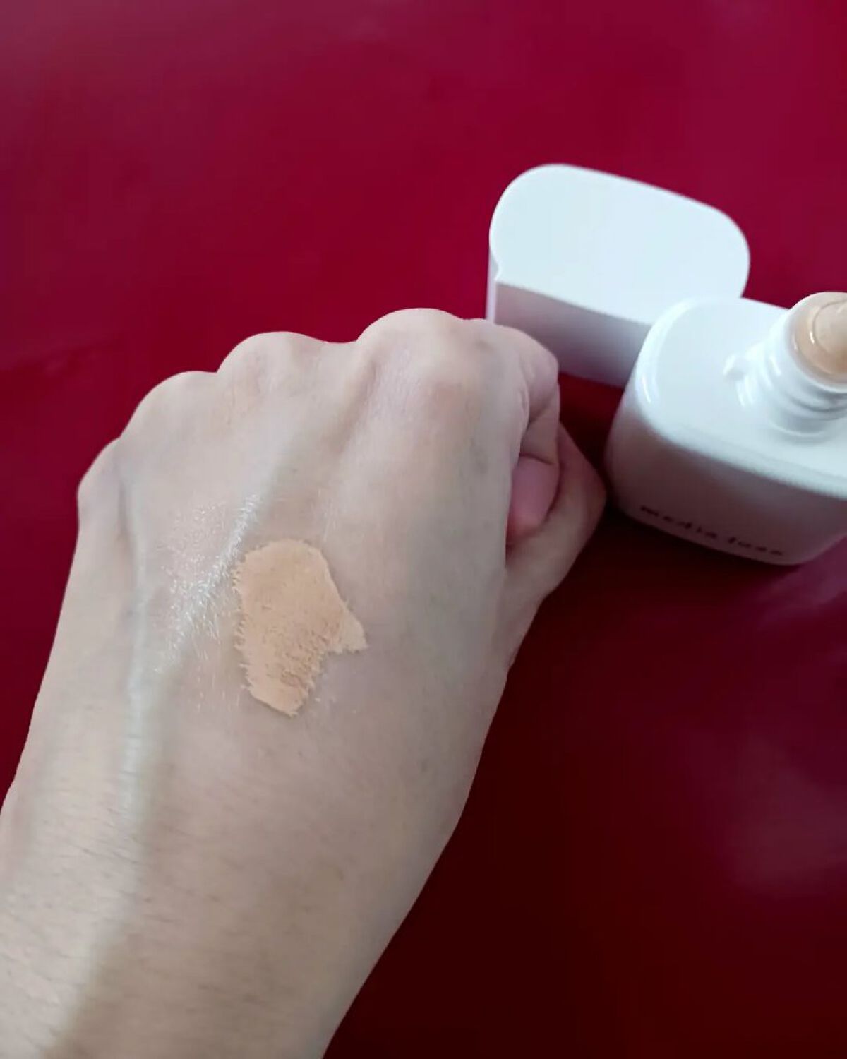 リキッドファンデーション 01 明るめ/media luxe/リキッドファンデーションを使ったクチコミ（2枚目）