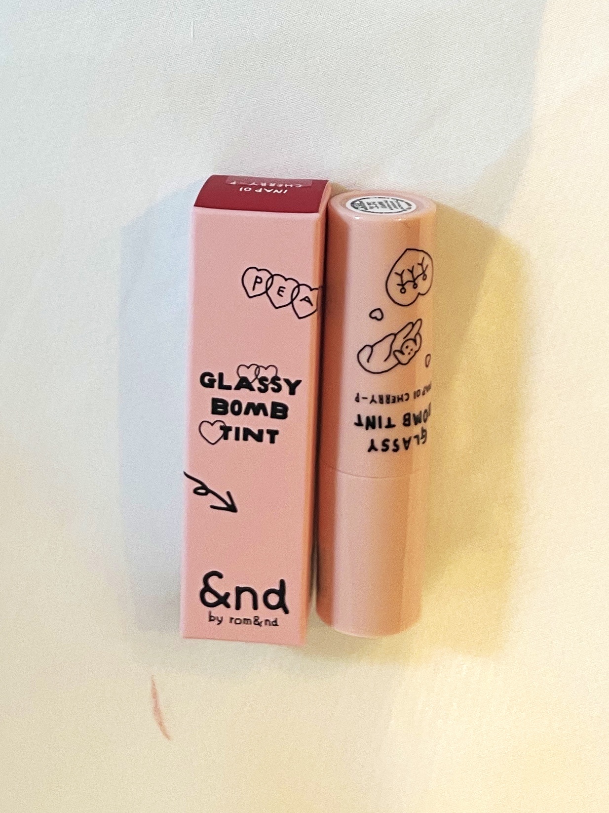 グラッシーボムティント INAP01 チェリーピー/&nd by rom&nd/リップティントを使ったクチコミ（1枚目）