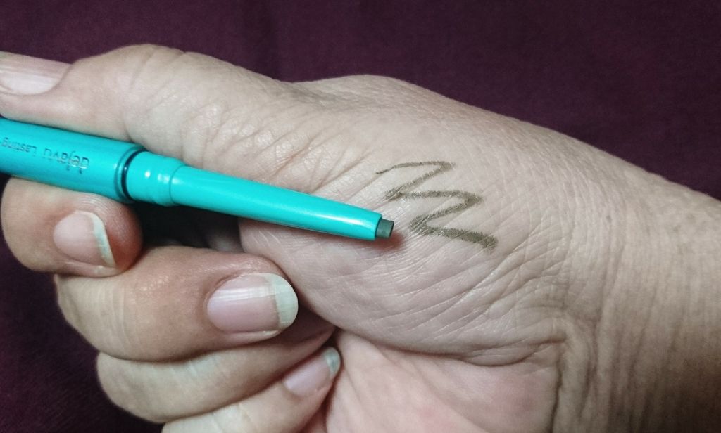 ブラッシング ハート/MAKEUP REVOLUTION/パウダーチークを使ったクチコミ(4枚目)