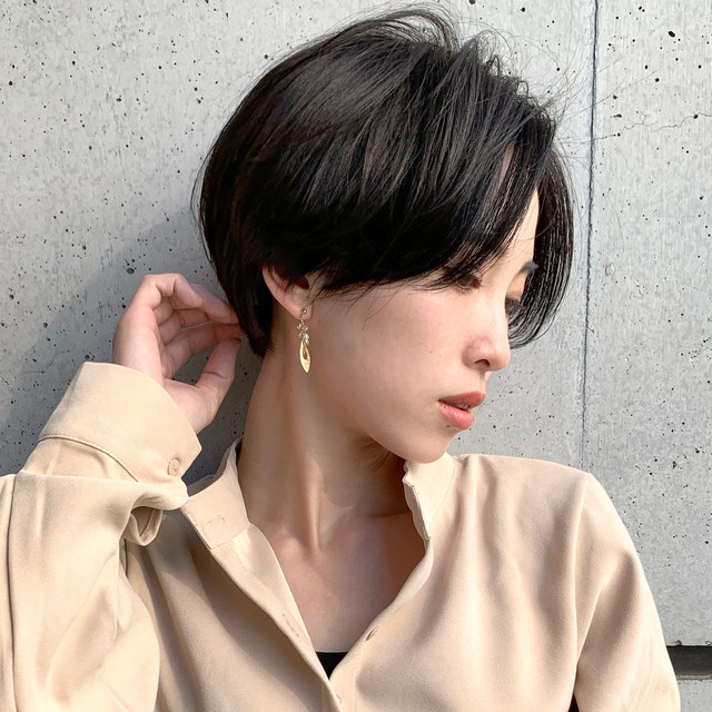 黒髪ショートヘア
