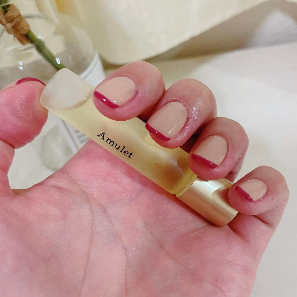 り on LIPS 「ukaのネイルオイルの使い方動画付きです🕊匂いはオーガニックな..」(4枚目)