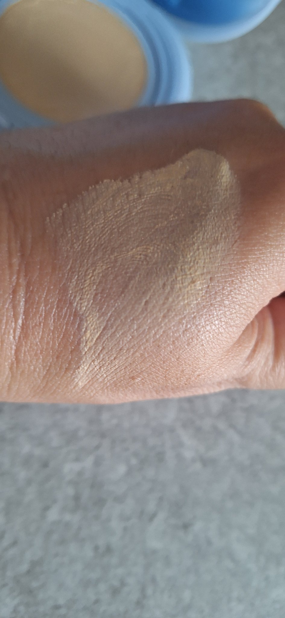 セカンドスキンメッシュマットクッション 21 アイボリー（24 BLUE DIVE）/hince/クッションファンデーションを使ったクチコミ（3枚目）