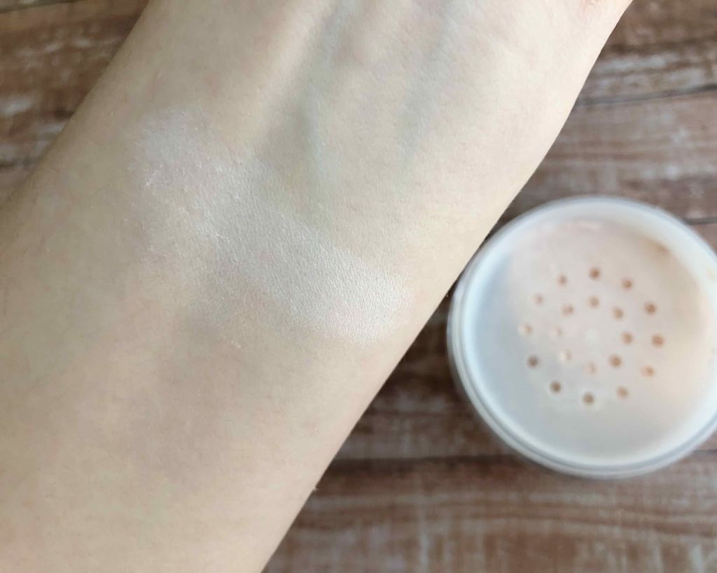 ミネラルUVパウダー(旧)/エトヴォス/ルースパウダーを使ったクチコミ(2枚目)