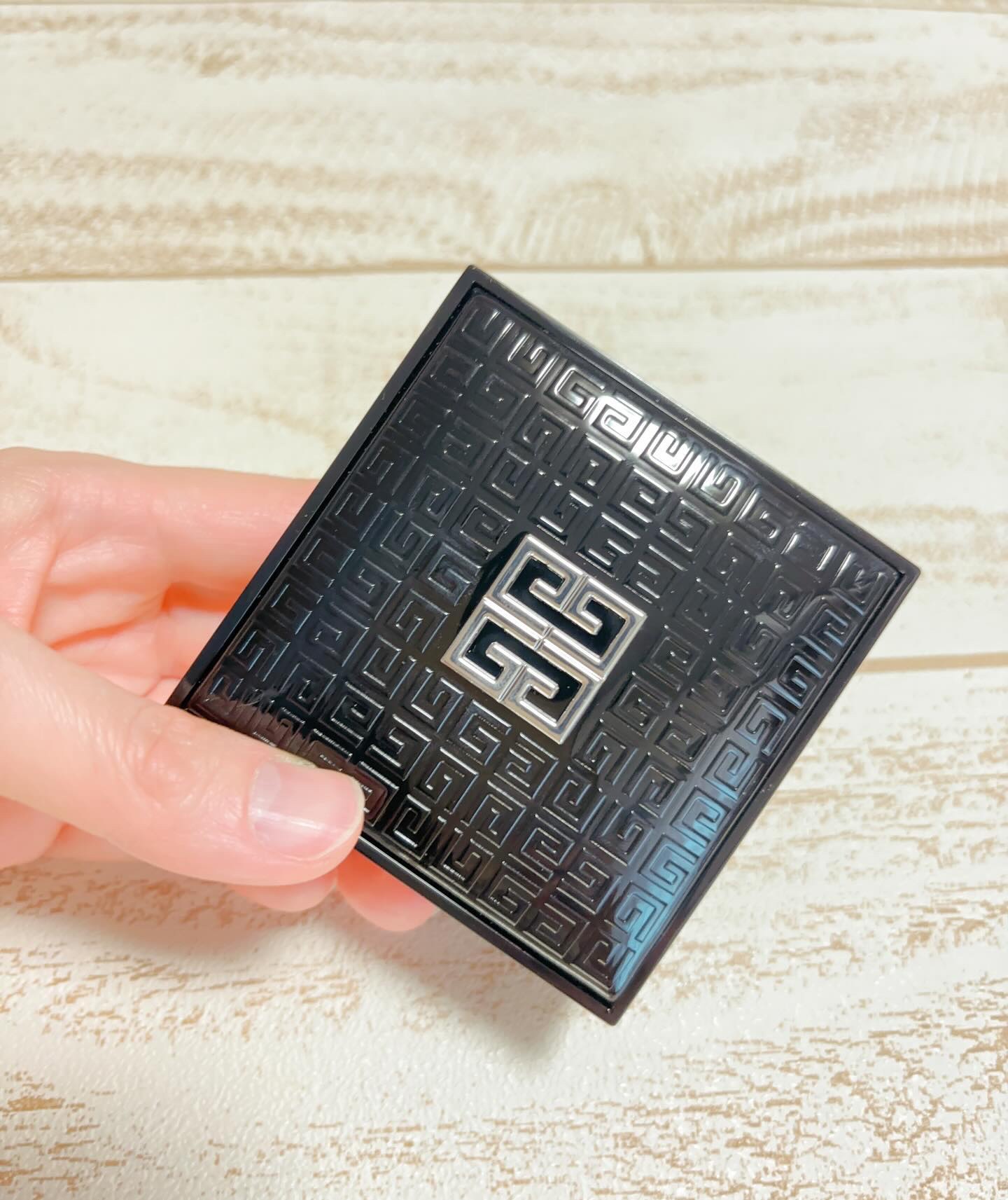 プリズム・リーブル・スキンケアリング・グロウ・クッション/GIVENCHY/クッションファンデーションを使ったクチコミ（3枚目）