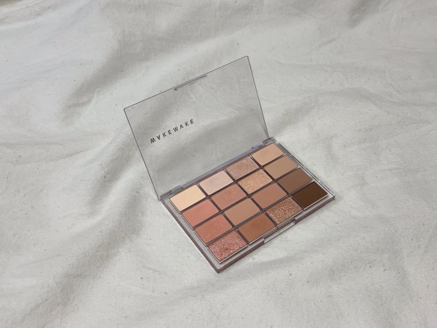 ソフトブラーリングアイパレット/wakemake/アイシャドウパレットを使ったクチコミ(1枚目)