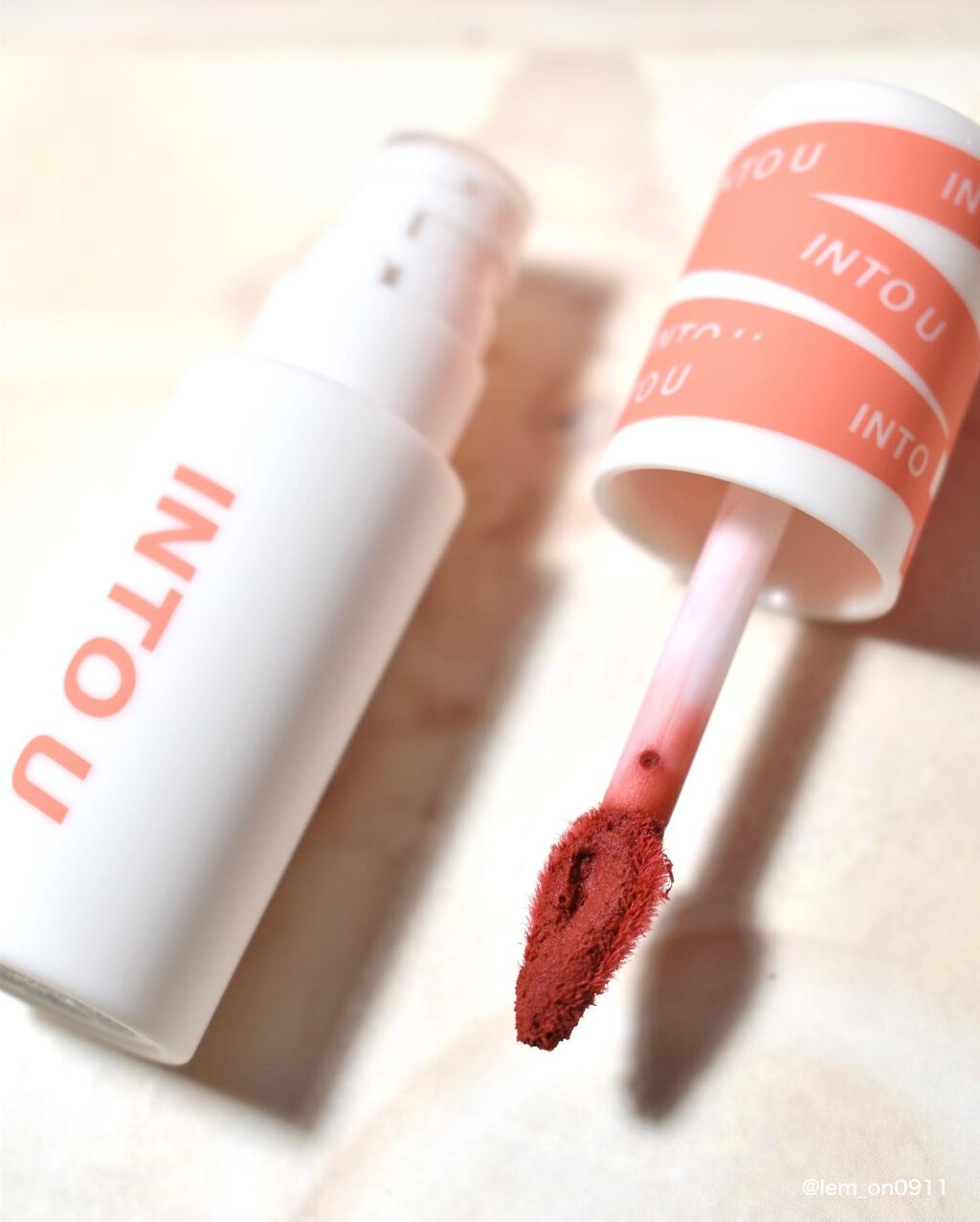スーパーマットリップ＆チークマッド EM17 花嫁 アプリコット/INTO U/口紅を使ったクチコミ（3枚目）