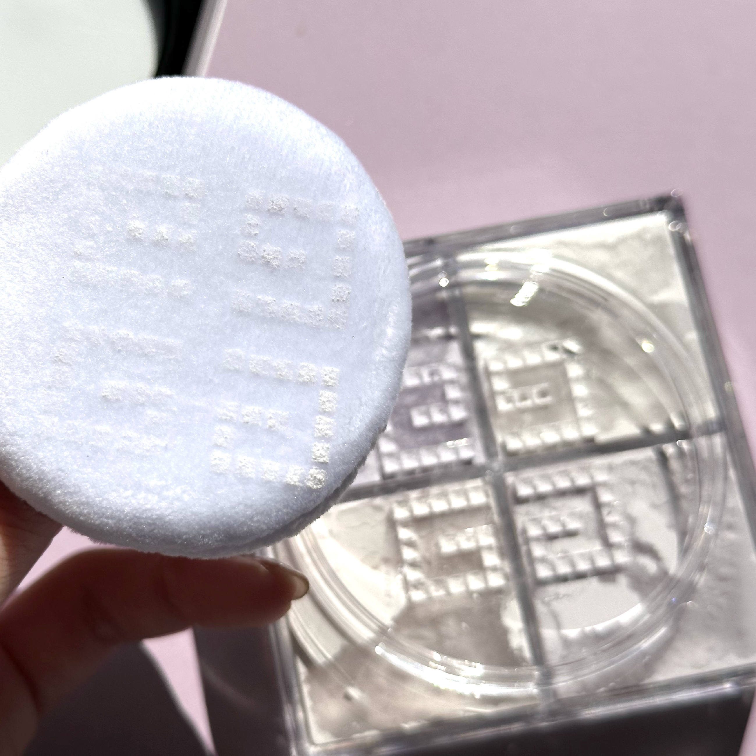 プリズム・リーブル/GIVENCHY/ルースパウダーを使ったクチコミ（2枚目）