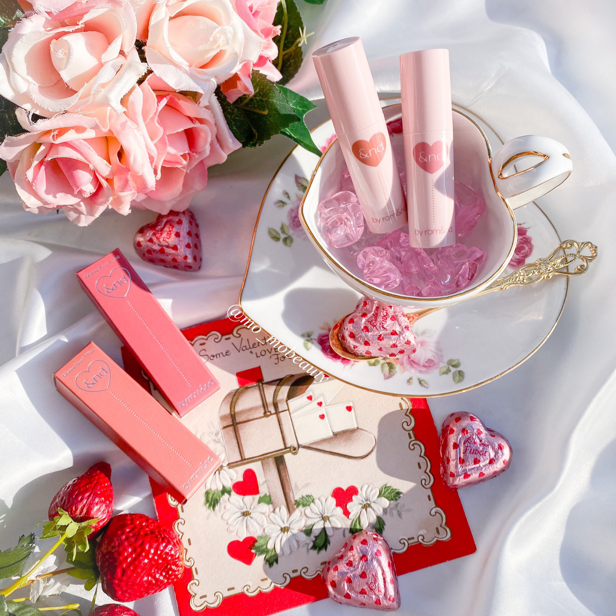 アンドバイロムアンド　グラッシーボムティント/&nd by rom&nd/リップティントを使ったクチコミ（1枚目）