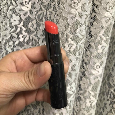 ヴィセ マイレッドルージュ103

おすすめコスメ！！！🍊💄

これから夏に向けてオレンジリップ🍊💄探してる人おススメです！✨

このヴィセのマイレッドルージュ
友達がいい！って推してたのは知ってたので