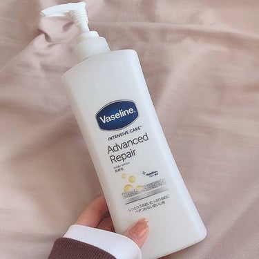 
【Vaseline アドバンスドリペア ボディローション】

いつもはボディショップのボディバターかローション使ってるけど、無くなった時の繋ぎとして使ってるボディローション𓏗𓏗

近くのボディショップ