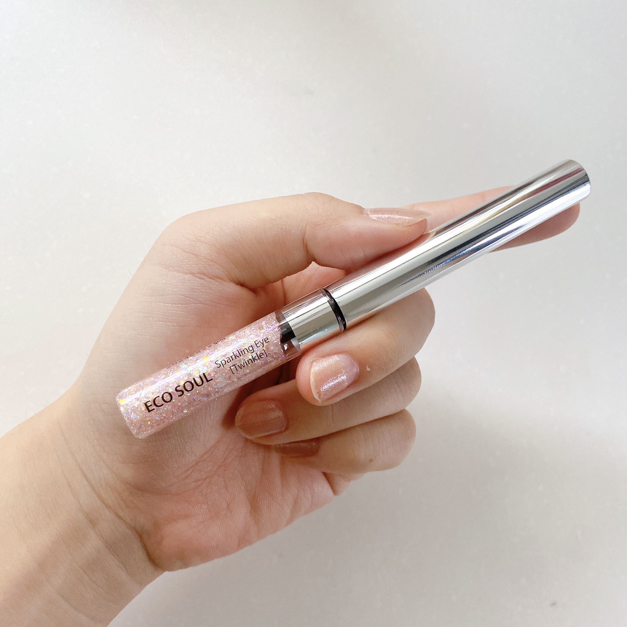 スパークリング アイシャドウ/the SAEM/リキッドアイシャドウを使ったクチコミ（1枚目）