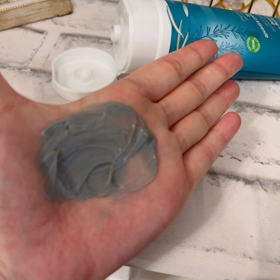 ローズマリー スカルプクレンジング/WELEDA/頭皮クレンジングを使ったクチコミ(3枚目)