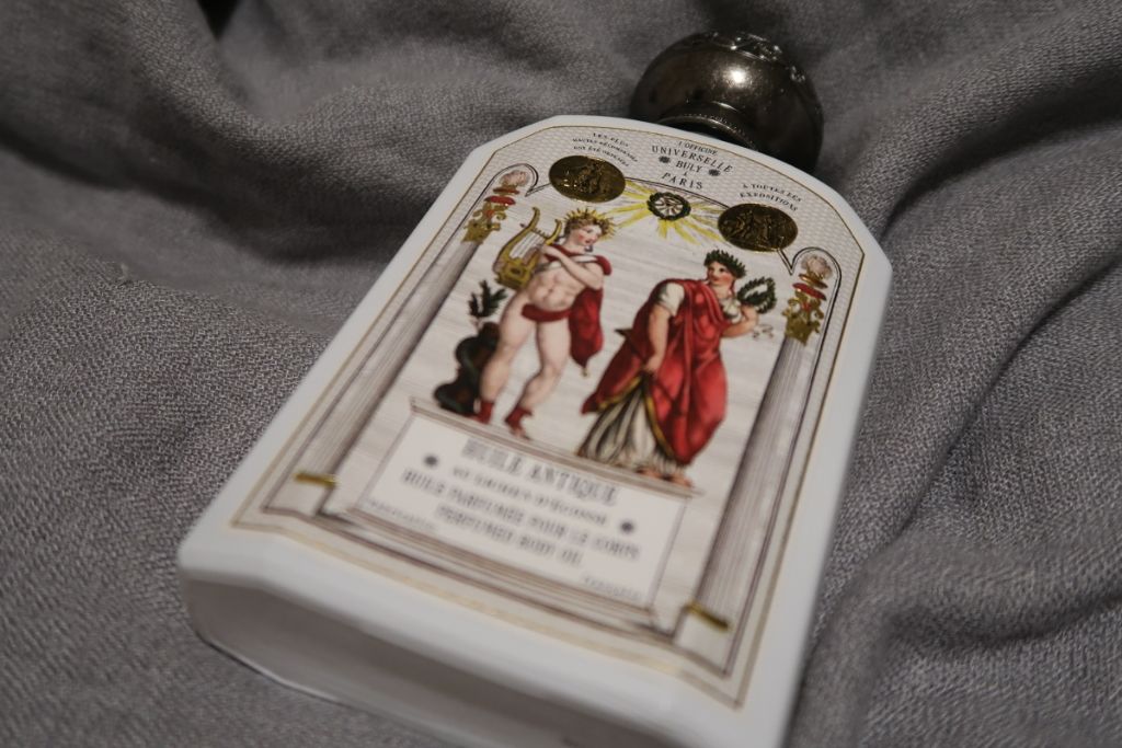 ユイル・アンティーク リケン・デコス/オフィシーヌ・ユニヴェルセル・ビュリー/ボディオイルを使ったクチコミ（1枚目）