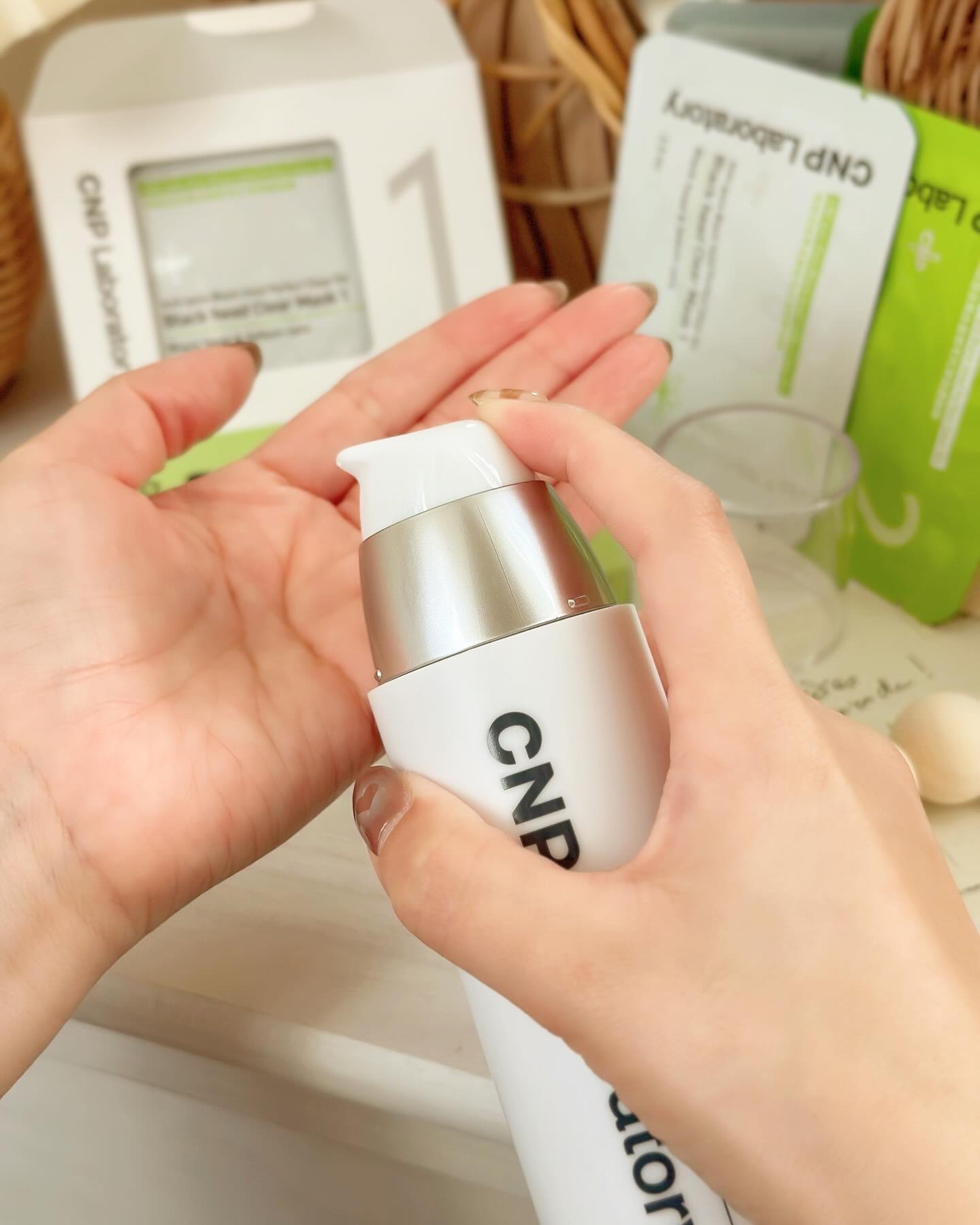 インビジブルピーリングブースターエッセンス/CNP Laboratory/ブースター・導入液を使ったクチコミ（2枚目）