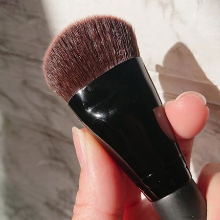 リュクス パフォーマンス ブラシ/bareMinerals/メイクブラシを使ったクチコミ(7枚目)