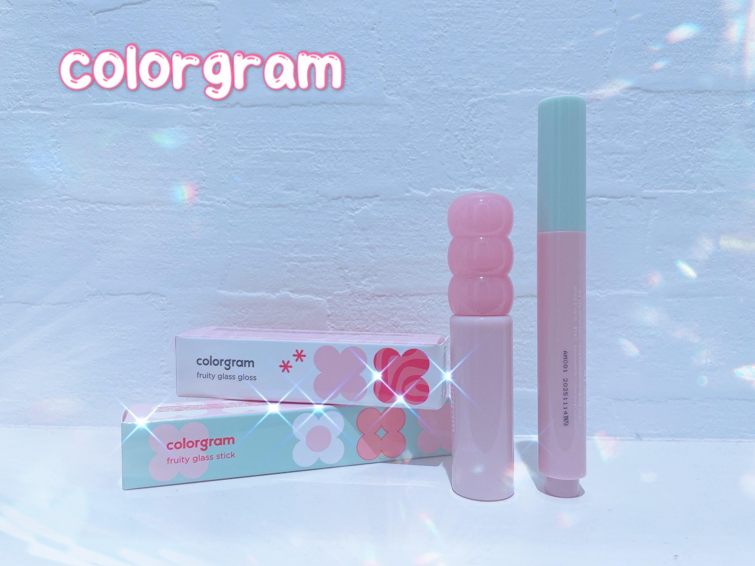 colorgram タンフルグラススティック🌸
タンフルグラスグロス🌸🌸

グラススティックのほうは、うるっとつやつや✨な感じでフィット感がすごいです！
発色は弱めかな。
自然な綺麗な唇を演出してくれます♥︎︎∗︎*ﾟ

タンフルグラ