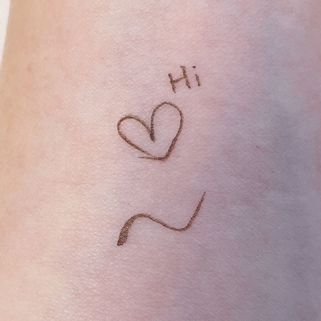 ミネラルスムースリキッドアイライナー グレージュブラウン（限定）/エトヴォス/リキッドアイライナーを使ったクチコミ（2枚目）