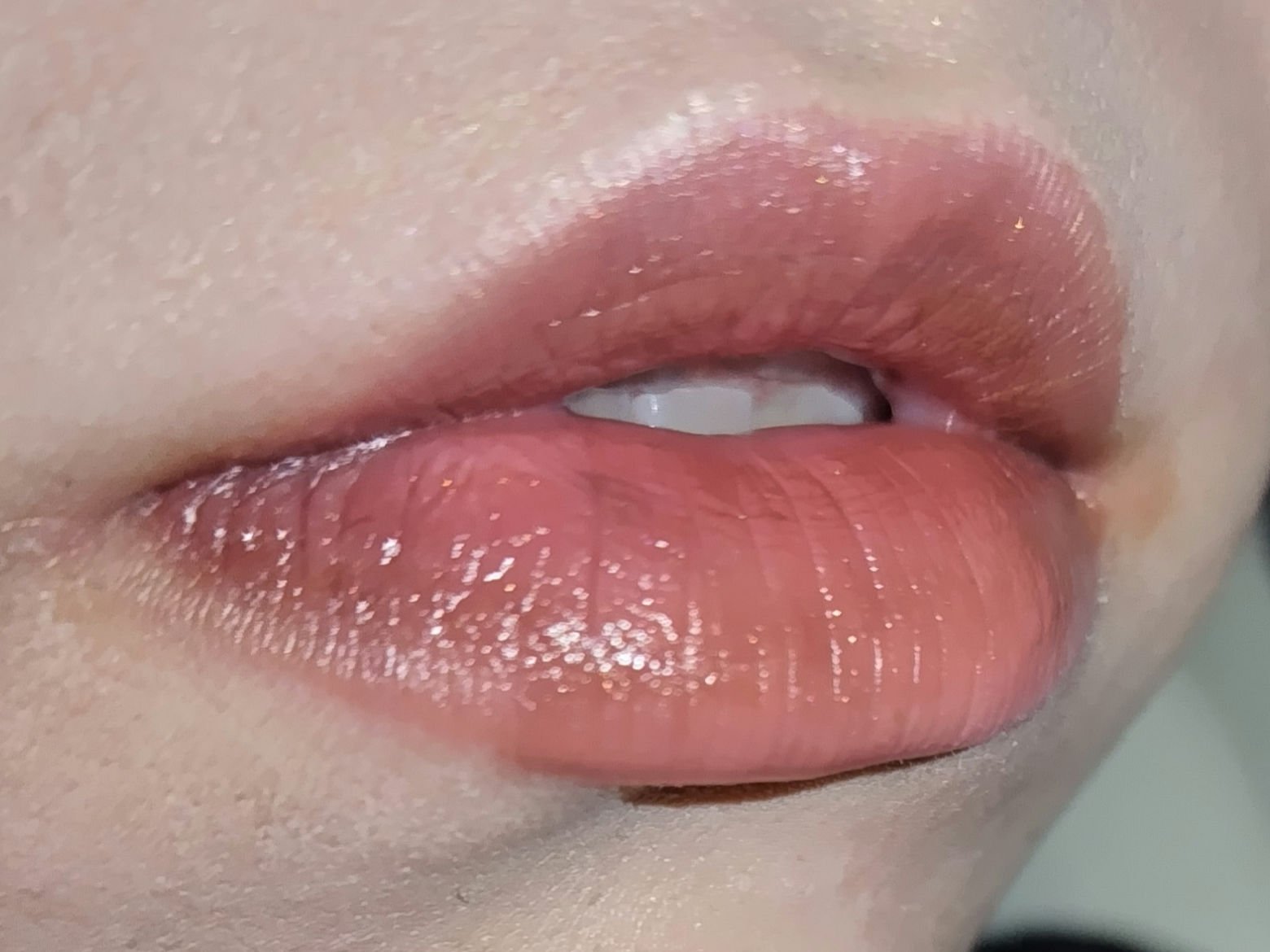 ラスターガラス リップスティック アイ ディザーブ ディス/M・A・C/口紅を使ったクチコミ（3枚目）