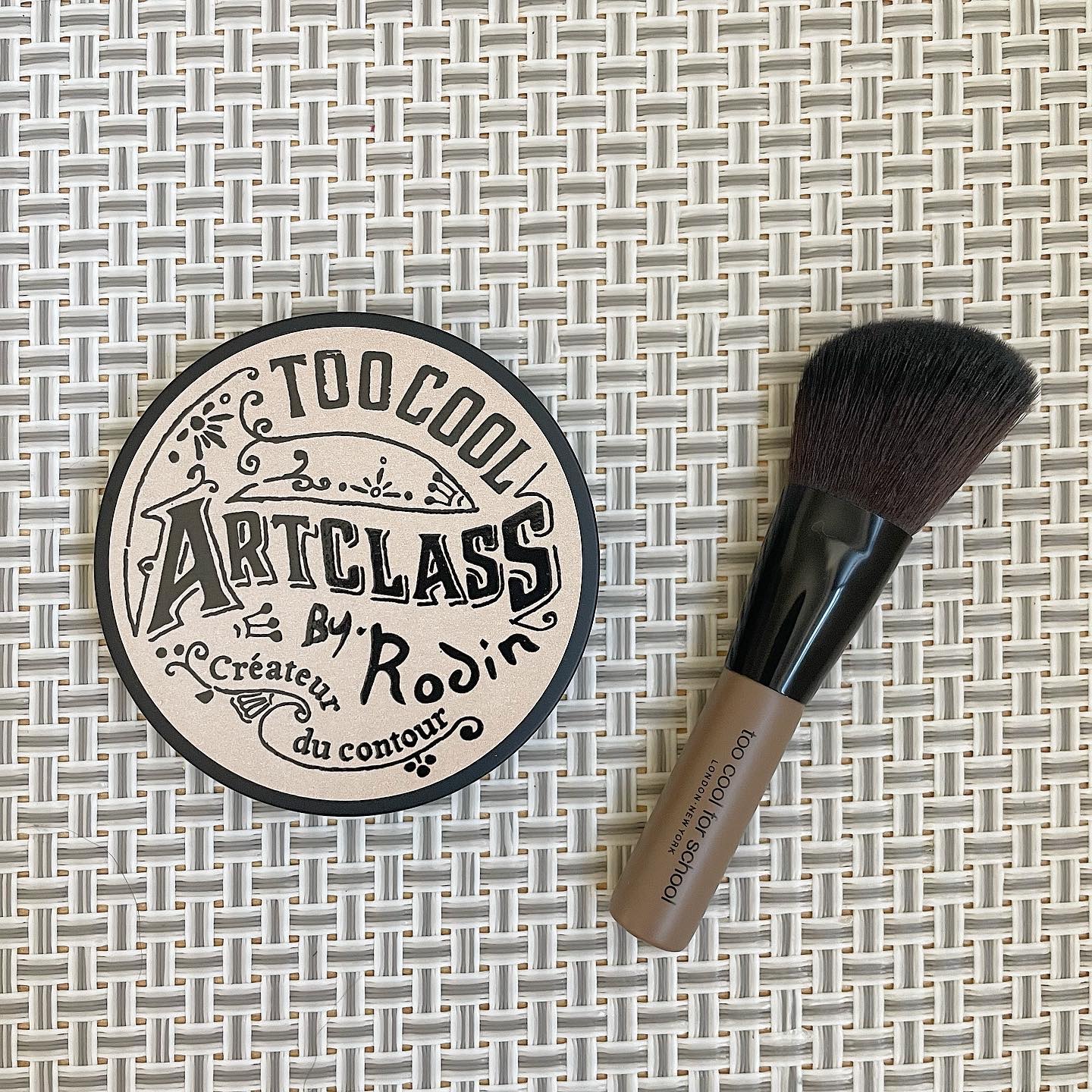 アートクラスバイロダン シェーディング 2 モダン マスター(ブラシ付き)/too cool for school/シェーディングを使ったクチコミ（1枚目）