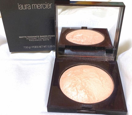 マットラディアンス ベイクドパウダー ハイライト01/ローラ メルシエ/パウダーハイライトを使ったクチコミ(1枚目)