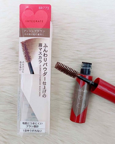 
インテグレート
ニュアンスアイブローマスカラ
BR773   アッシュブラウン💄


持ちやすくて使いやすいサイズです。
良いカラーでしたが、思ったよりも
暗めに感じました🤲肌当たりの
チクチク感もな