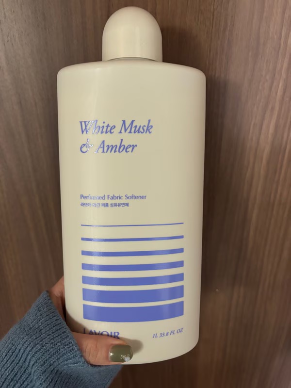 パフュームヴィーガン柔軟剤 ホワイトムスク＆アンバー/LAVOIR/柔軟剤を使ったクチコミ（1枚目）