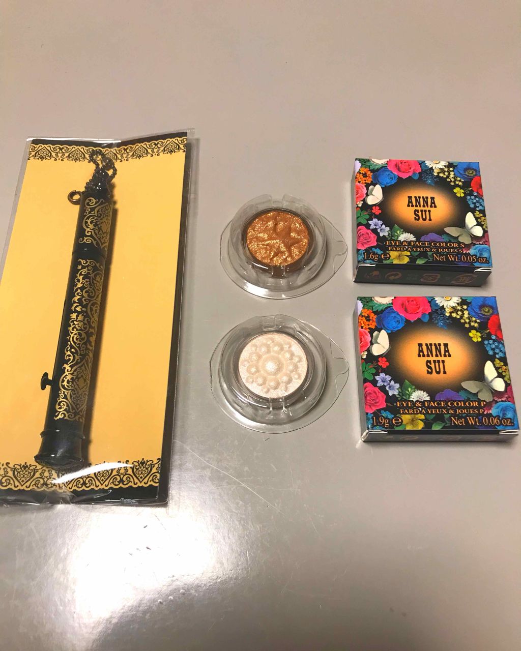 ANNA SUI パウダー ブラッシュのクチコミ「ANNA SUIのアイシャドウ
s801
p001

アイシャドウブラシ..」（1枚目）