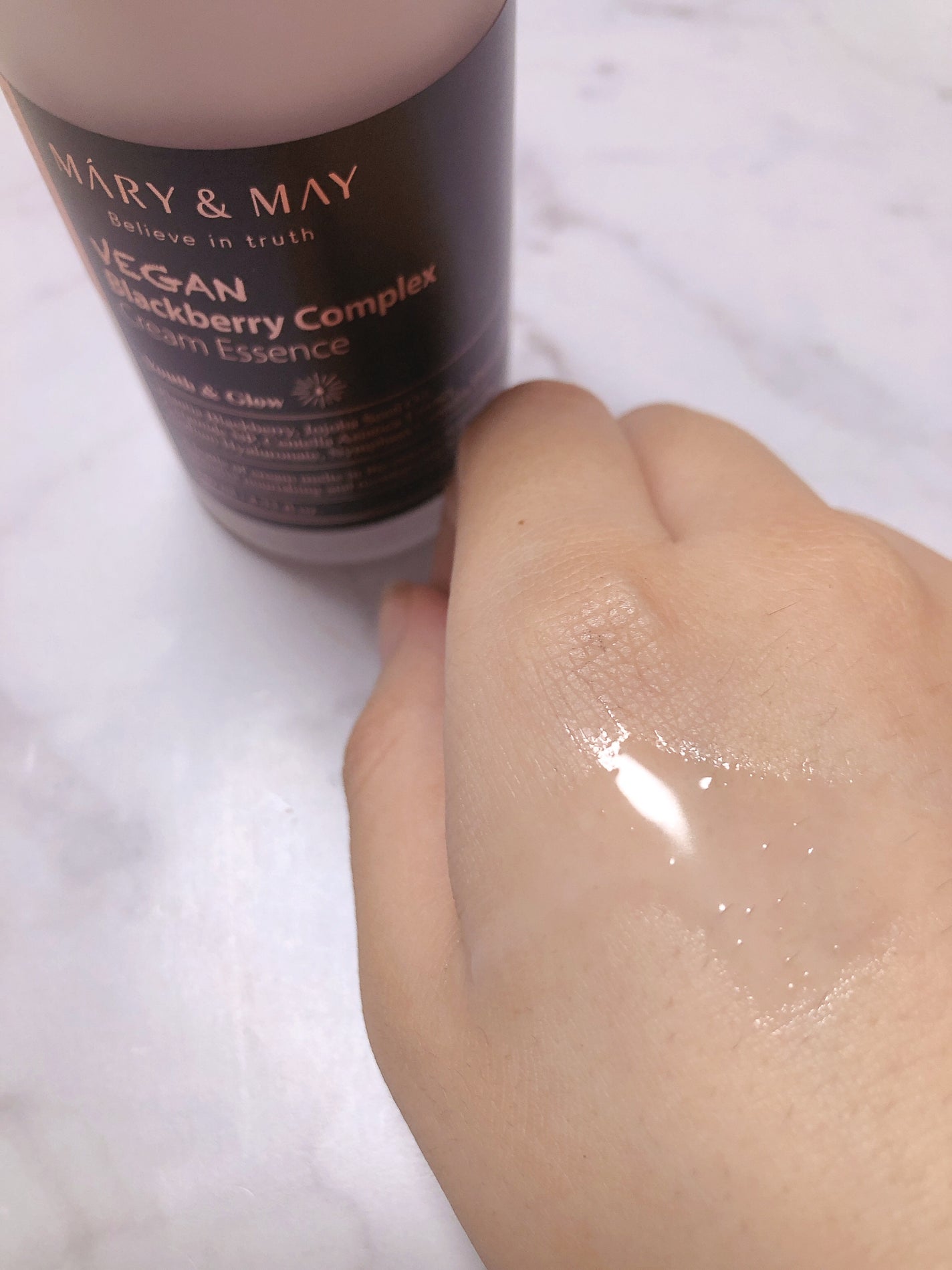 ヴィーガンブラックベリー コンプレックスクリームエッセンス/MARY&MAY/化粧水を使ったクチコミ(3枚目)