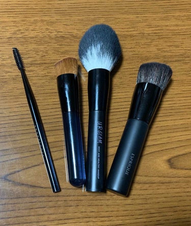 NYX Professional Makeup デュアル ファイバー スマッジャー ブラシのクチコミ「最近のブラシスタメン。

ニックスのブラシがかなりお気に入りで、パウダーファンデ、アイブロウ、.....」（2枚目）