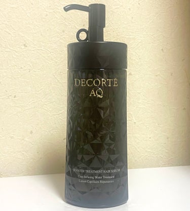 DECORTÉ ＡＱ ブースティング トリートメント ヘアセラム

ずっと気になってたので購入してみました。
水みたいなテクスチャーで手から溢れやすいので、髪を分けてから髪に馴染ませて使ってます。
どの