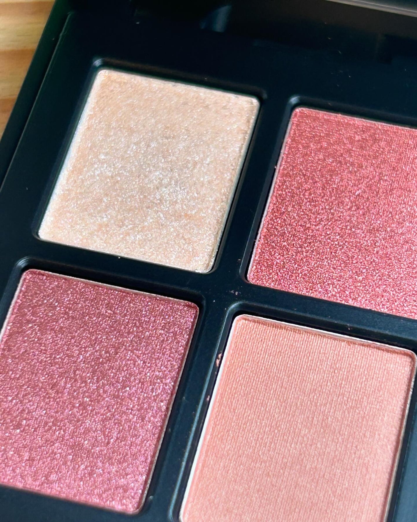エトワルローズ 4色アイシャドウ/Étoile Rose/アイシャドウパレットを使ったクチコミ(4枚目)
