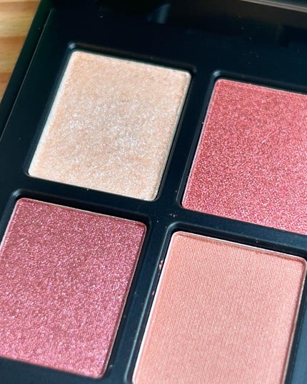 エトワルローズ 4色アイシャドウ/Étoile Rose/アイシャドウパレットを使ったクチコミ(4枚目)