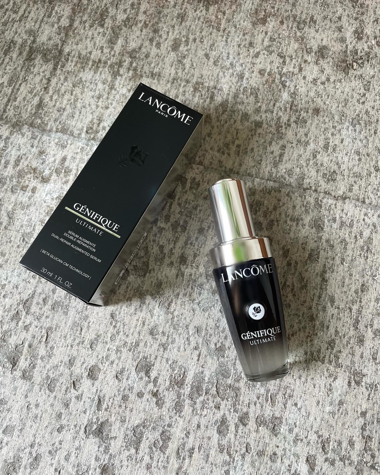 ジェニフィック アルティメ セラム

回復科学の研究をもとに進化した美容液。
次世代成分「βグルカン*」が新配合。

洗顔後の肌に素早く浸透*1し、
集中ケアを続けたような
強く美しい肌へ導く特徴がある美容液です。

キャップをカチッと回す