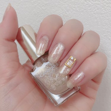 \カラフルネイルズ💅✨新色！/




♡ ••┈┈┈┈┈┈┈┈•• ♡

#キャンメイク

カラフルネイルズ

N66 ピクシーダスト

♡ ••┈┈┈┈┈┈┈┈•• ♡




少し前に出た新色です。

こちらは、大小様々な3種のゴールドパール配合のクリアカラーです！

パール感がほんとに綺麗で、ツヤッツヤな爪先になります。

肌なじみも良いので使い易いと思います😘👍

画像は2度塗りしてあります🥰

カラフルネイルズは、乾きも早めなので嬉しい♥

よかったらチェックしてみてね☑

#ネイル #セルフネイル #新作コスメ #プチプラコスメ #プチプラ  #今月のコスメ購入レポ の画像 その2