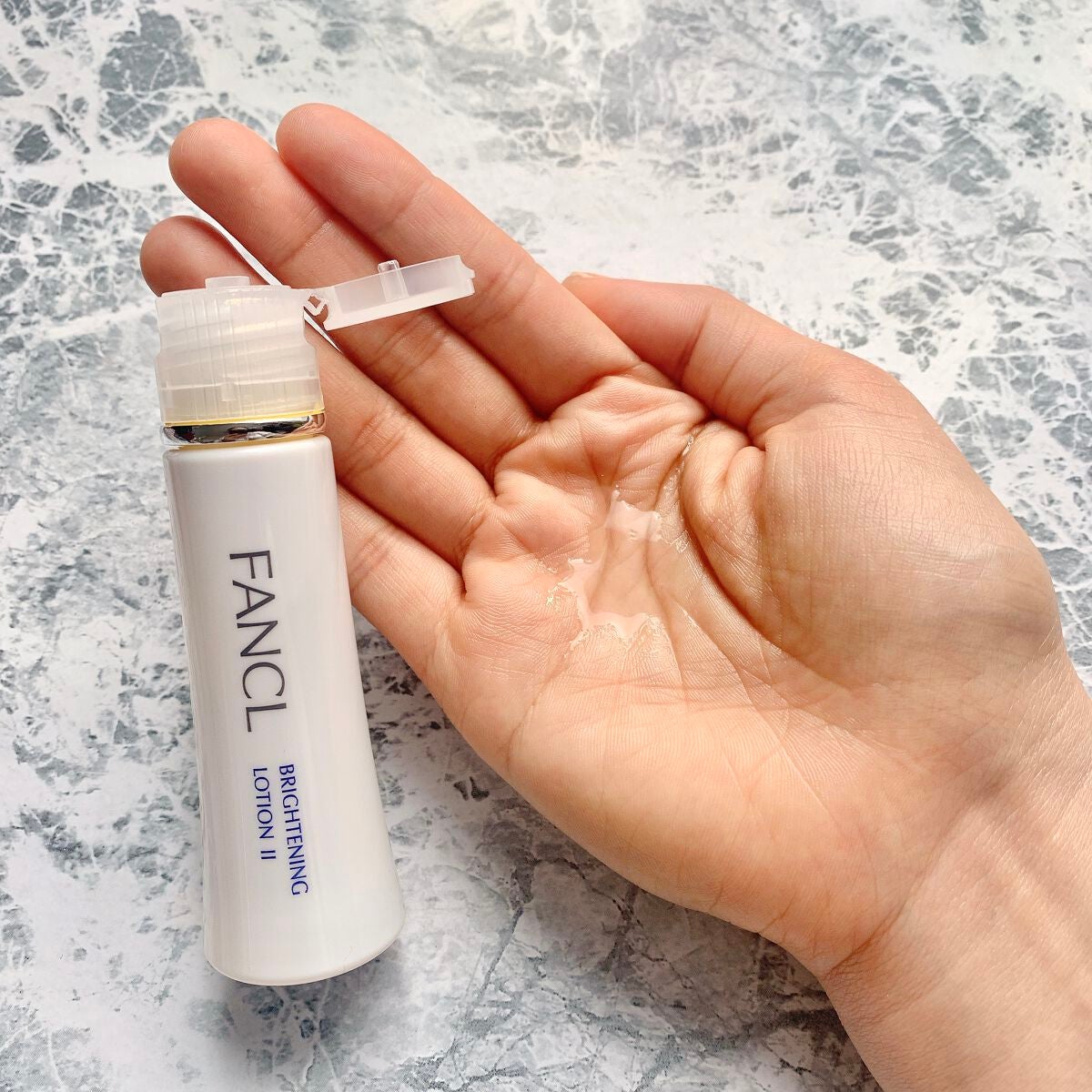 ブライトニング 化粧液 II しっとり<医薬部外品>/ファンケル/化粧水を使ったクチコミ(2枚目)