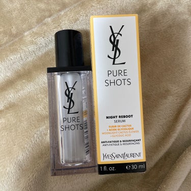 YVES SAINT LAURENT BEAUTE
ピュアショット ナイトセラム
（美容液）フランス製
30ml

〈使用方法〉
化粧水で肌を整えた後、容器をよく振ってから適量を顔全体と首にかけてなじま