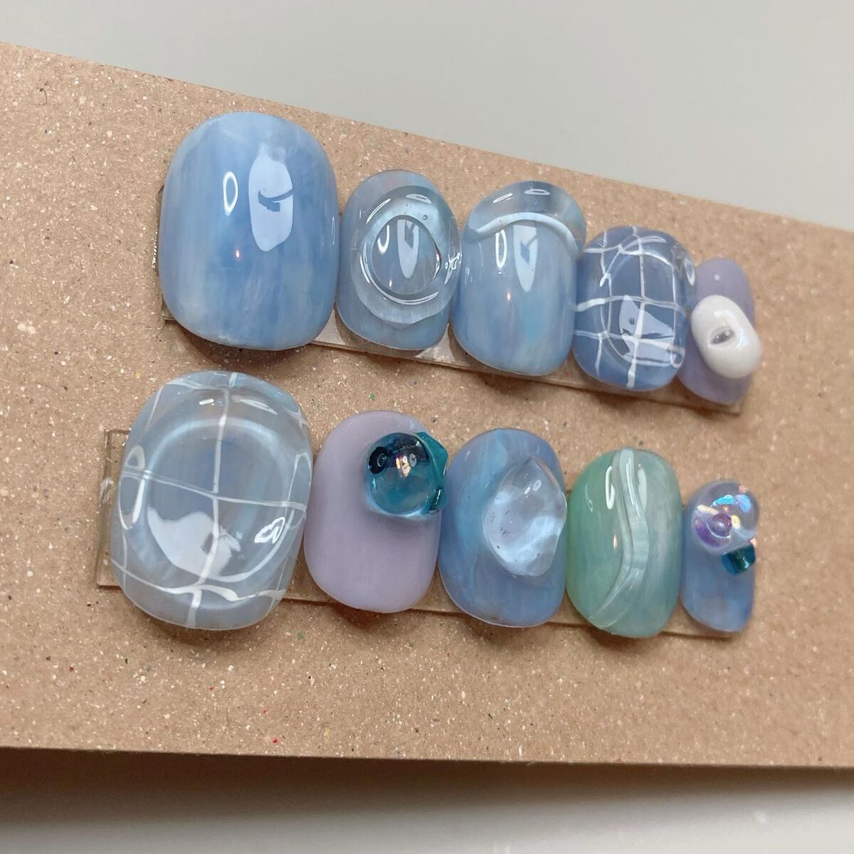 つけ爪やさん \MUU/ on LIPS 「透明感💙つやんつやんデザイン🫐🔹オーダーありがとうございました..」(2枚目)